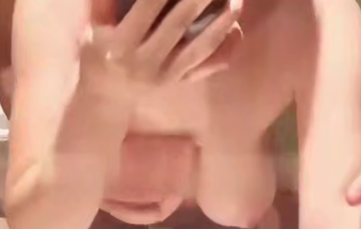 【上了年龄的少妇更有韵味】是不是所有女人到了年龄都会这么骚，胸大就算了身材还能保养那么好，扬言每天都想被操一次，全程淫语不断!！