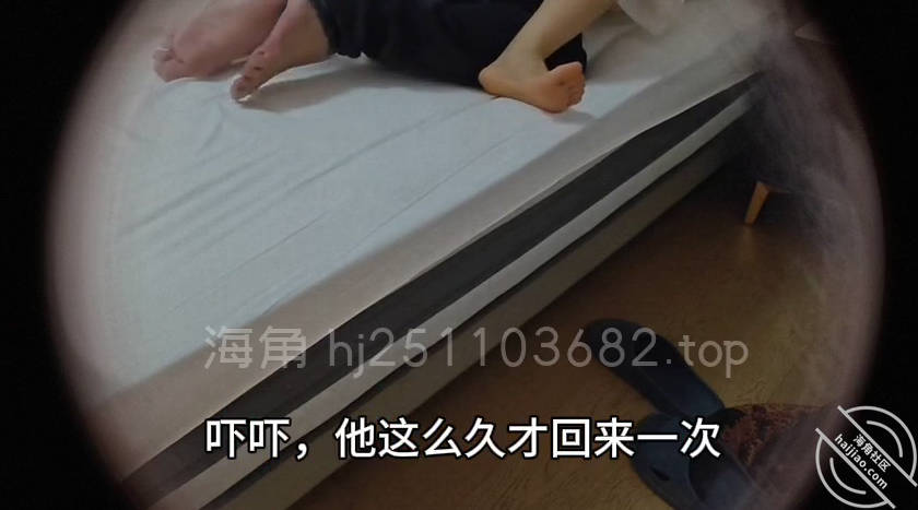 真实强奸亲妈一边操一边骂我打我，总算把憋了这些天的火给泄了