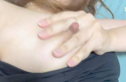 海角社区  大姨子发现我玩海角，要露脸给大家看她吃鸡吧