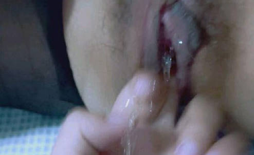 海角社区 穿情趣装爆操姐姐，姐姐骚逼一碰就疯狂喷水，床单床垫都湿透！