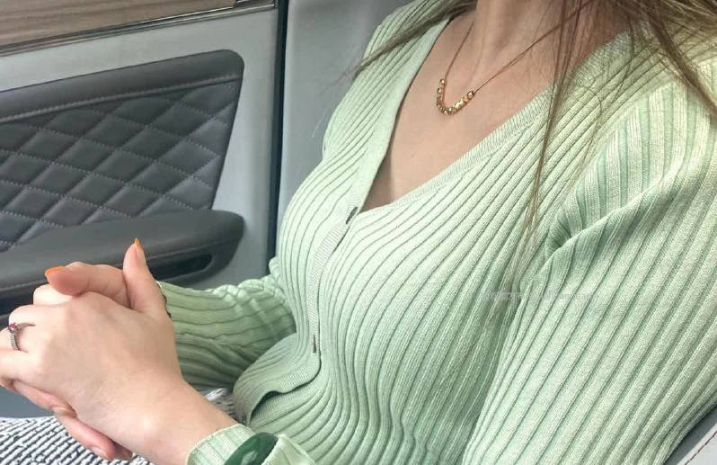 海角社区  回族熟妇千里送炮，三次干到腿发软