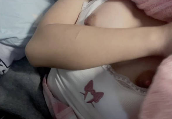 海角社区  趁爸妈去外婆家和妹妹在家疯狂做爱-完后我们各自回校上学