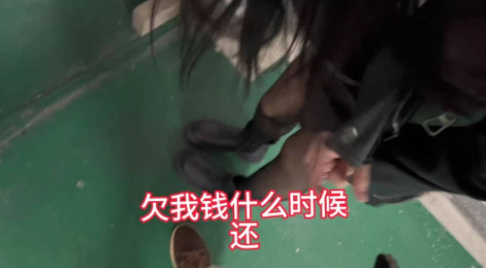 海角社区 原创美女欠钱不还，被我堵在地下车库，说免费操一年，结果被我操到尿失禁