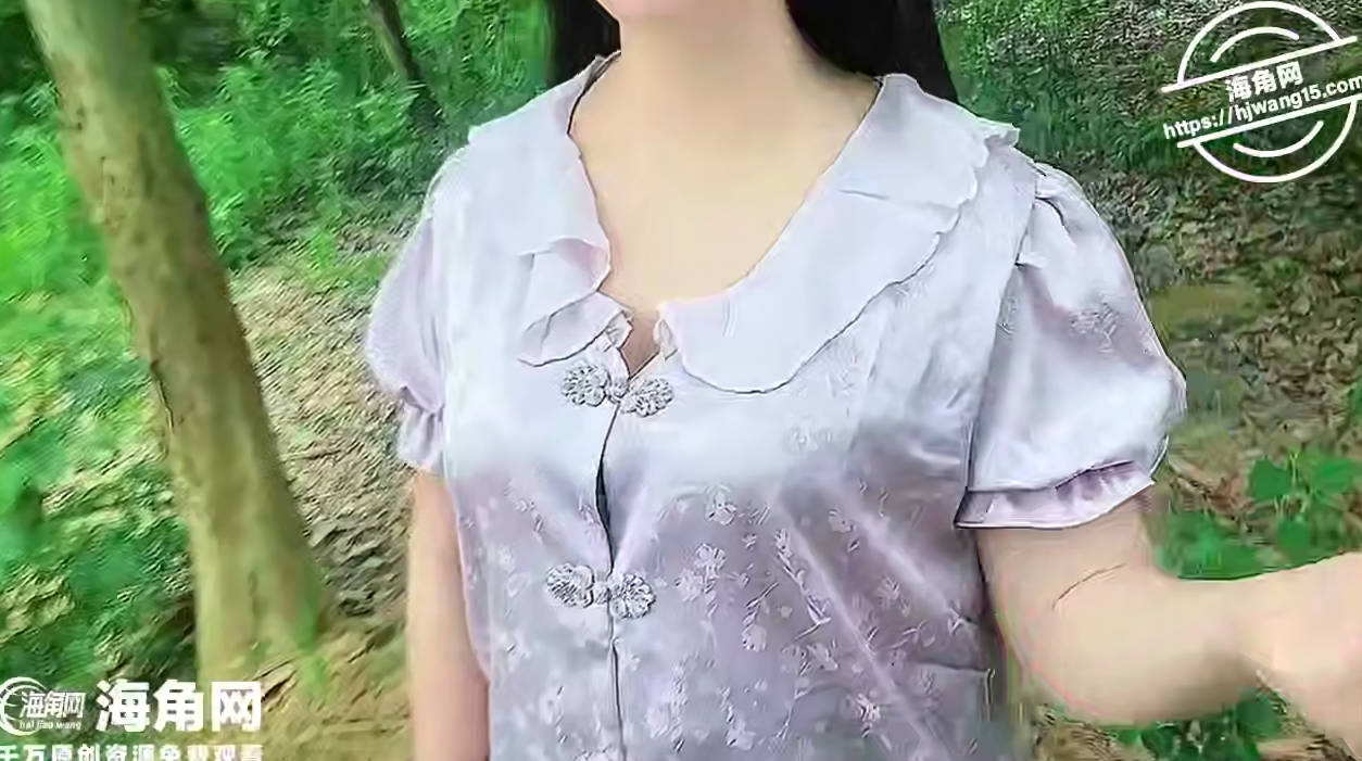 海角社区  小女是超人 为了升职加薪 美女勾引经理主动掏出奶子诱惑